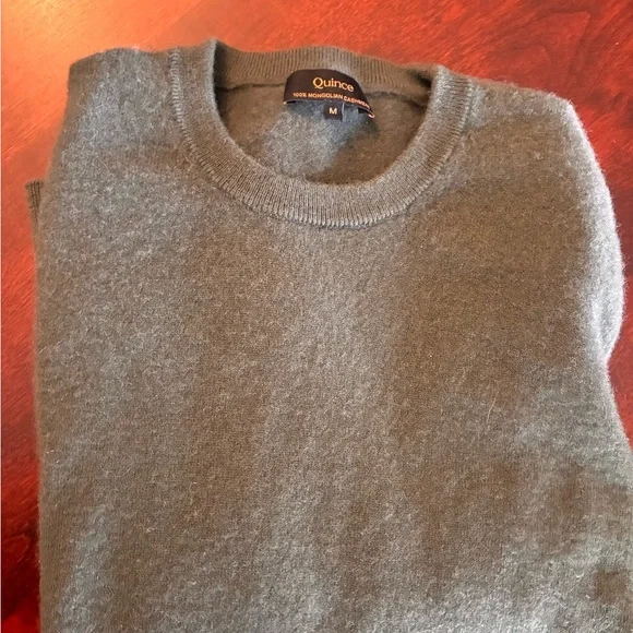 Quince 100% Mongolian Cashmere Crewneck Sweater in green - Picture 2 of 7